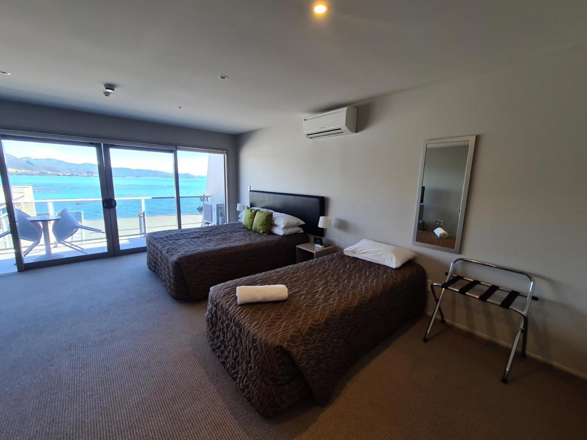 Te Kaha Beach Hotel Exterior photo